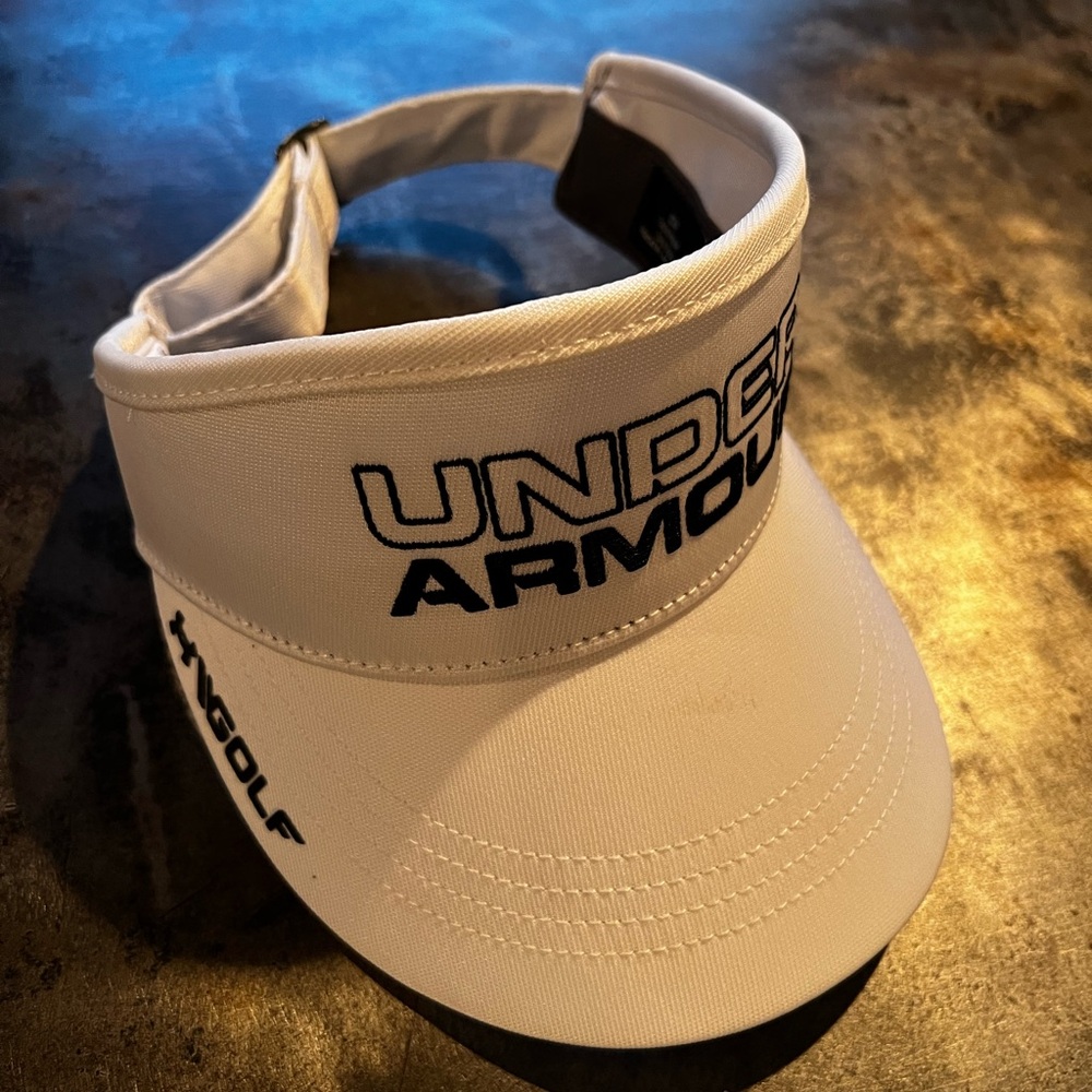 Under Armour Golf visor ⛳️